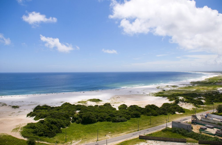 Praia Grande vista do Mirante da Boa Vista em Arraial do Cabo