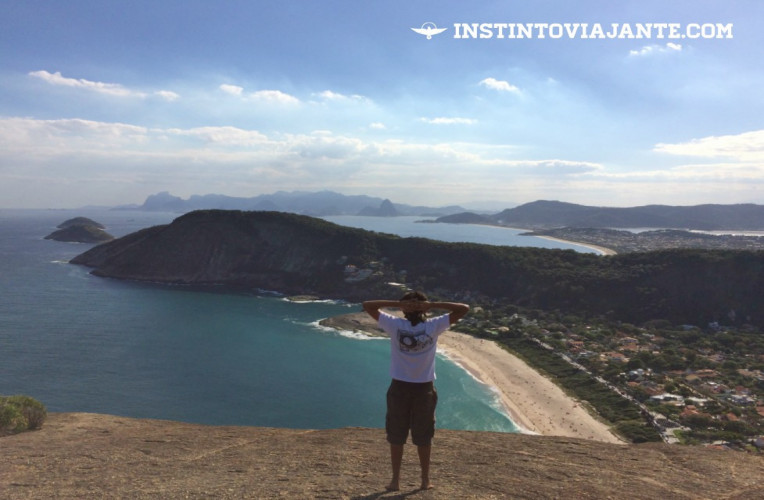 Mirante principal do Costão de Itacoatiara, com vista para as praias de Niterói e cidade do Rio