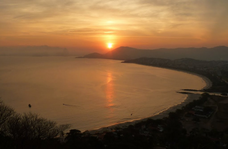 por do sol morro das andorinhas itaipu niteroi