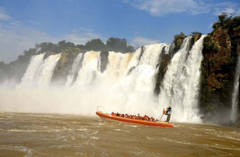 passeio de barco aventura nautica iguazu jungle