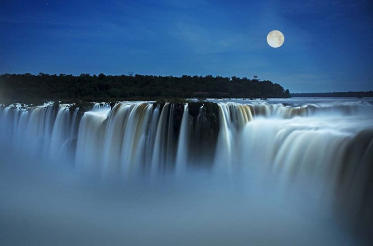 passeio noturno cataratas de iguazu lua cheia