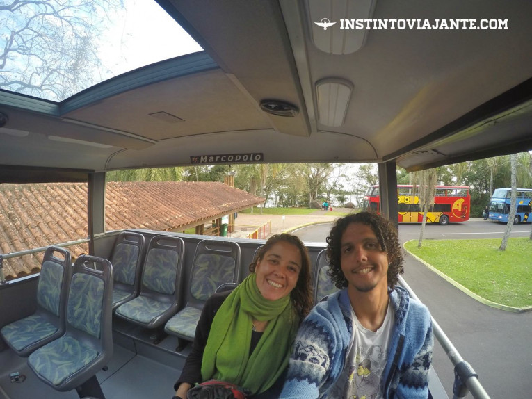 Ônibus que levas aos passeios dentro do Parque Nacional do Iguaçu, em Foz do Iguaçu