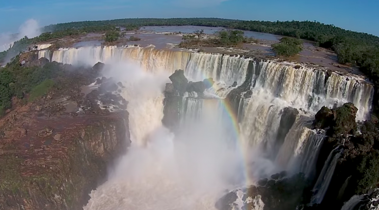 Imagens aéreas das Cataratas do Iguaçu. Fonte: Drone Clips.