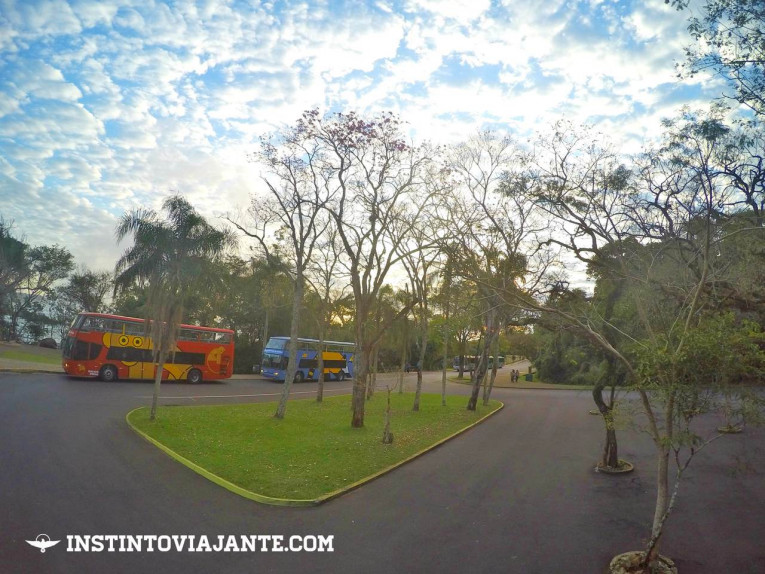 Ônibus do Parque Nacional do Iguaçu que conduz aos passeios e cataratas.