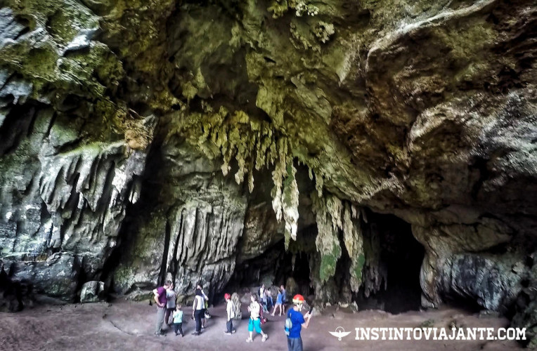 Entrada da caverna Morro Preto no Núcleo Santana