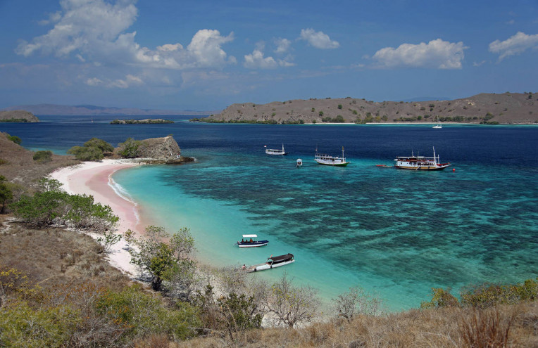 Melhores Lugares Indonésia - Pink Beach - Ilha de Komodo - Pantai Merah