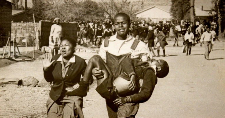 Conexão em Joanesburgo - foto icônica Levante de Soweto