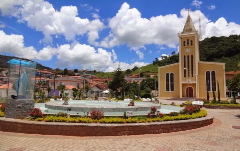 Melhores Lugares para Acampar em MG - Munhoz