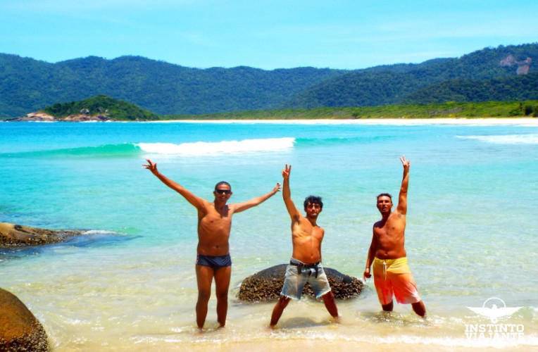 Com os brothers que fiz na volta completa em Ilha Grande, na Praia de Leste