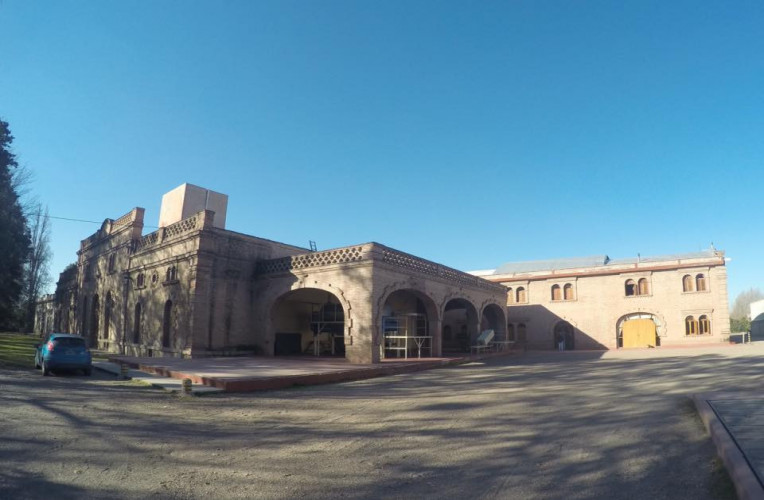 Bodega Cavas de Weinert, lindas instalações históricas que parecem um castelo - Instinto Viajante