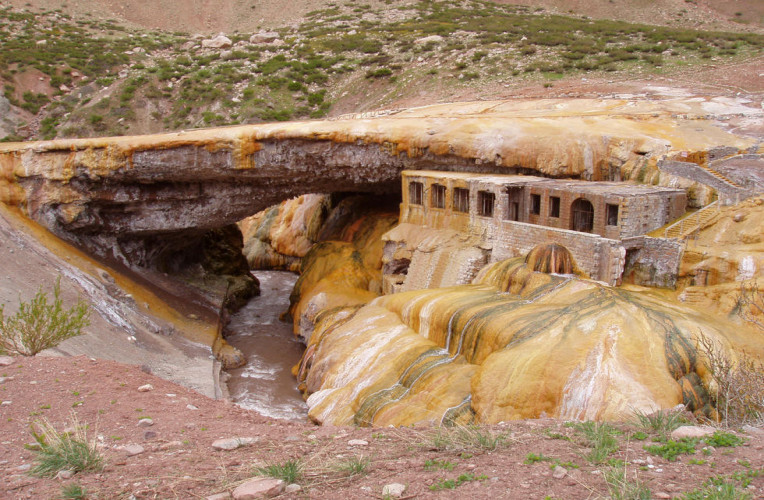 Capela do povoado Puente del Inca