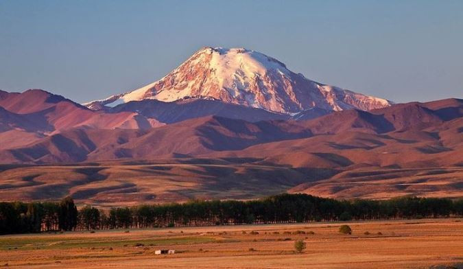 Vulcão Tupungato, no Parque Provincial Tupungato